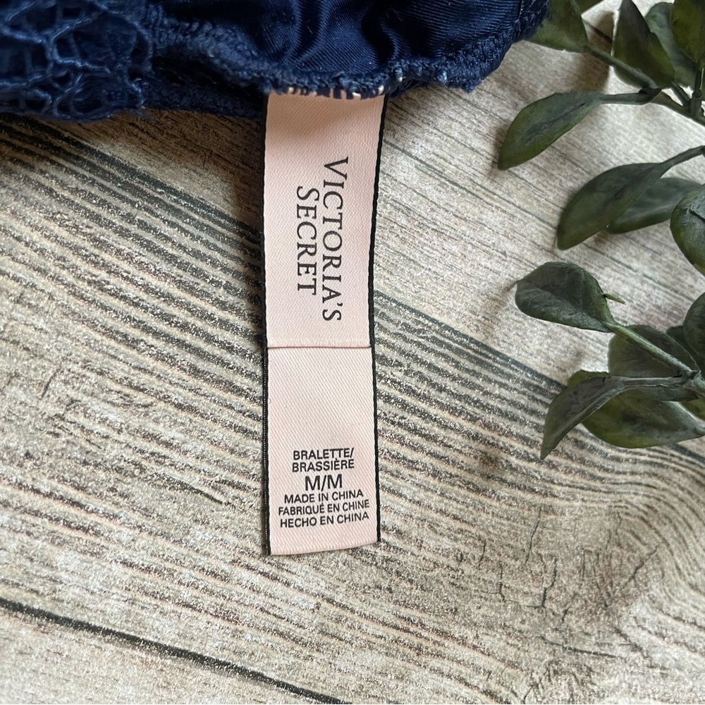 💙 Victoria’s Secret Bralette Navy Blue Lace 💙 - Picture 6 of 6